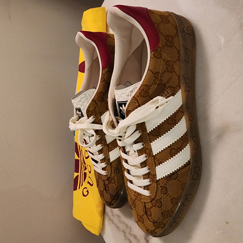 New (Never Worn) Mens Samba Gucci Adidas Collaboration Brown and White Sneakers